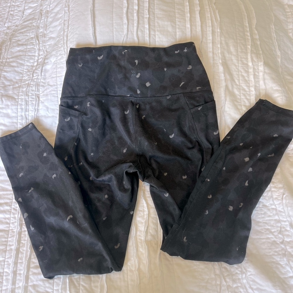 Ladies’ All In Motion Leggings - Picture 5 of 6